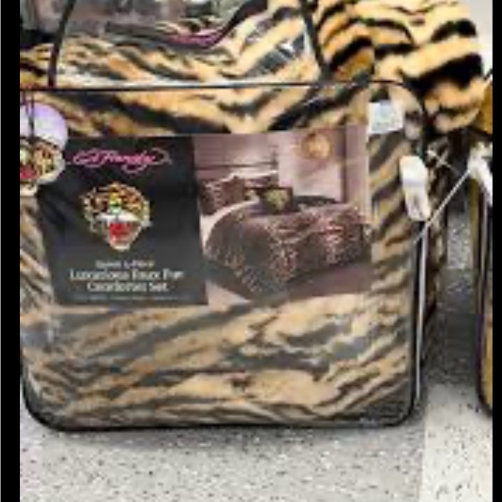 🐯🐲 Viral Ed Hardy King Plush Comforter